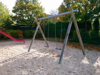 Loy_Kinderspielplatz_Kamphof (2).jpg
