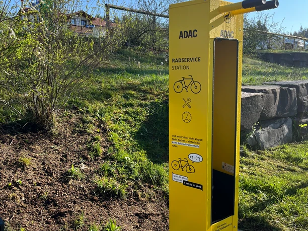 Reparatursäule ADAC-4 2.jpg