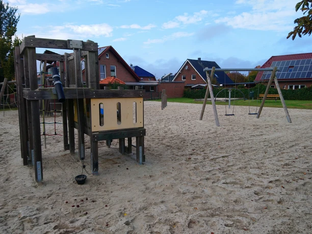 Hahn_Lehmden_Kinderspielplatz_Am_Schießstand (1).jpg