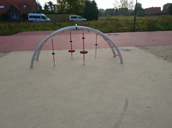 Hahn_Lehmden_Spielgeräte_Dorfplatz (3).jpg