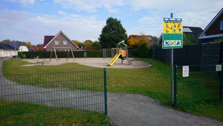 Hahn_Lehmden_Kinderspielplatz_Rotdornweg (7).jpg