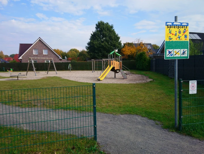 Hahn_Lehmden_Kinderspielplatz_Rotdornweg (7).jpg
