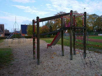 Hahn_Lehmden_Kinderspielplatz_Lerchenstraße (6).jpg