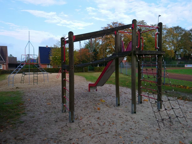 Hahn_Lehmden_Kinderspielplatz_Lerchenstraße (6).jpg