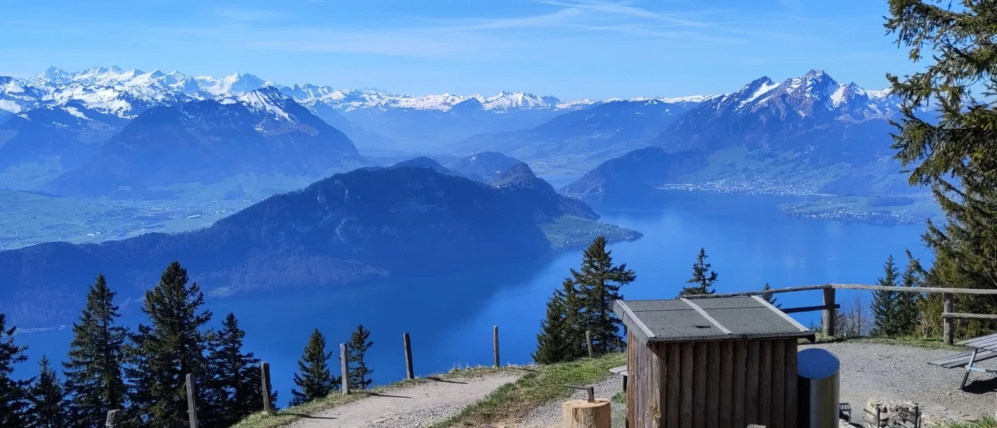 Gratweg Feuerstelle mit Aussicht