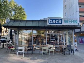 BackWerk-Filiale von außen BackWerk-Filiale von außen