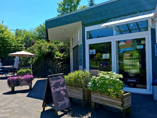 Eisautomat Thomas Eiscafe.jpg