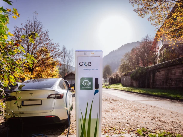 E-Ladestation Parkplatz Schwimmbad Klosterreichenbach
