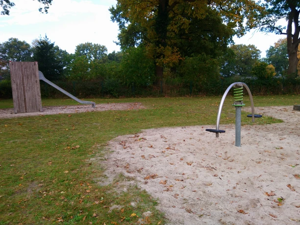Hahn_Lehmden_Kinderspielplatz_Rosenstraße.jpg