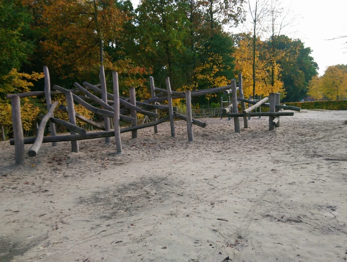 Rastede_Spielgeräte_GS_Feldbreite (4).jpg