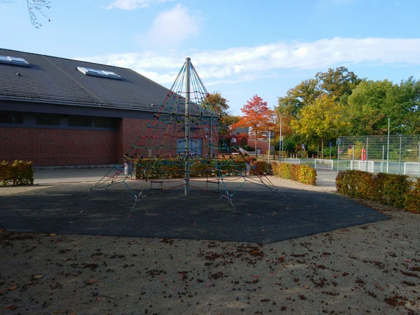 Rastede_Spielgeräte_KGS (4).jpg