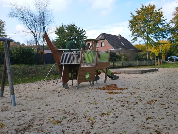 Rastede_Kinderspielplatz_Gartenstraße (1).jpg