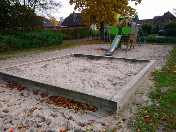 Rastede_Kinderspielplatz_Gartenstraße (2).jpg
