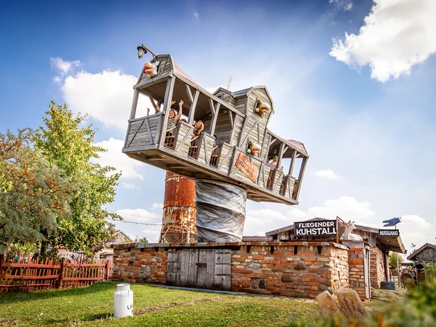 Fliegender_Kuhstall.jpg