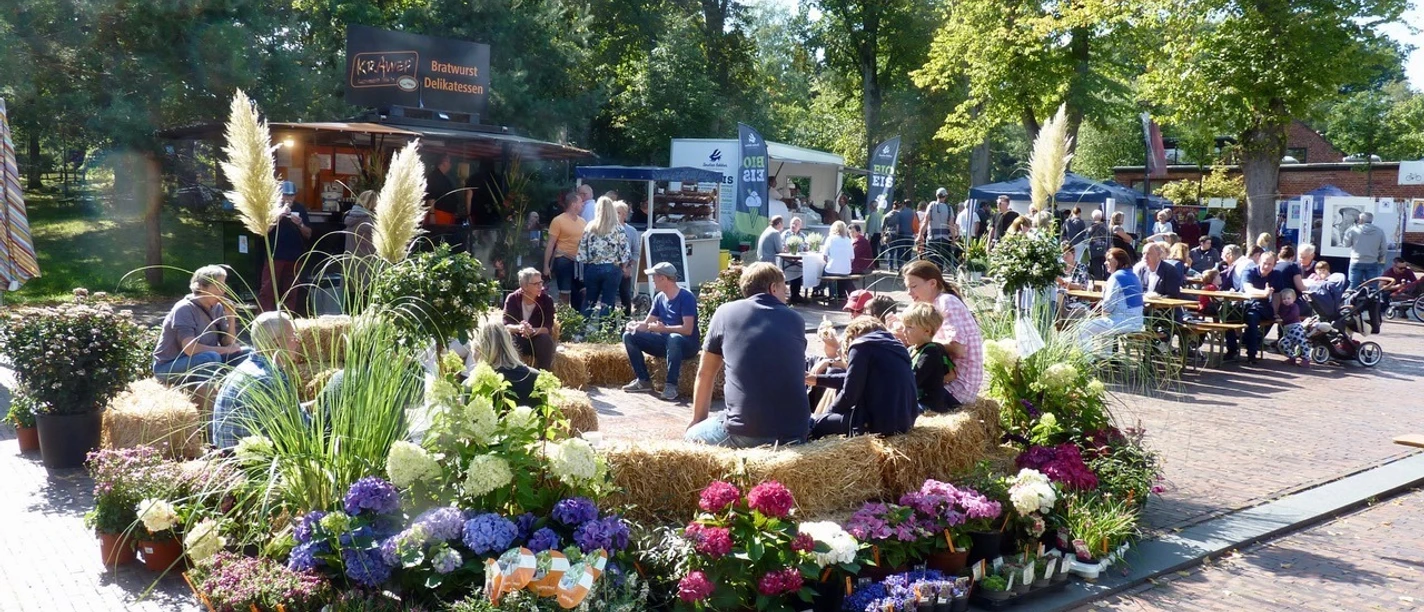 Worpsweder Bauernmarkt auf dem Dorfplatz