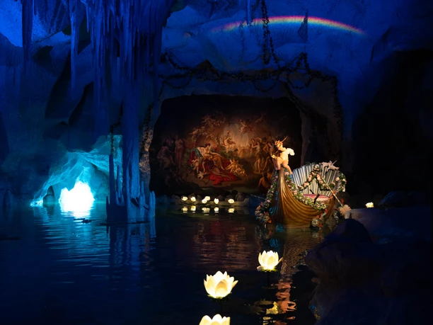 Blaue Venusgrotte mit Regenbogen