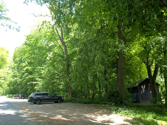 unterer Hube Parkplatz.jpg