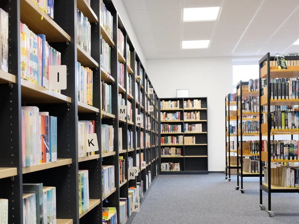 neue Bücherregale in der Samtgemeinde Bücherei