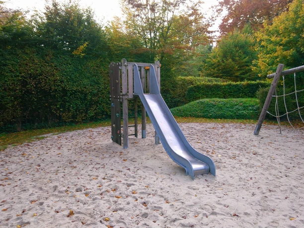 Rastede_Kinderspielplatz_Stollenkamp (1).jpg