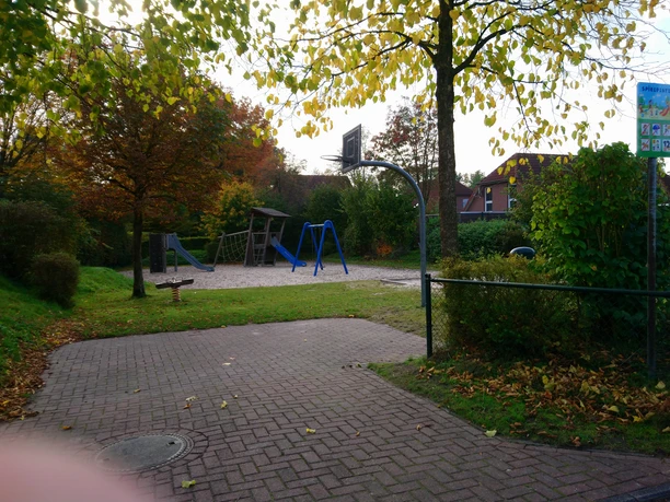 Rastede_Kinderspielplatz_Stollenkamp (7).jpg Rastede_Kinderspielplatz_Stollenkamp (7).jpg