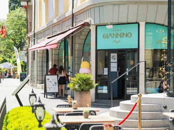 giannino-cafe-eingang.jpg