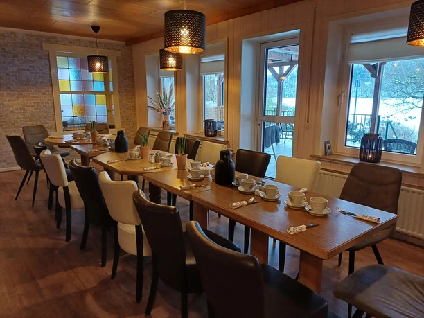 Gruppentisch im Gasthaus