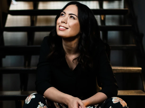 Mona Asuka am Klavier bei Bach in Space