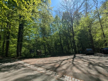 Parkplatz An den Teichen.jpg