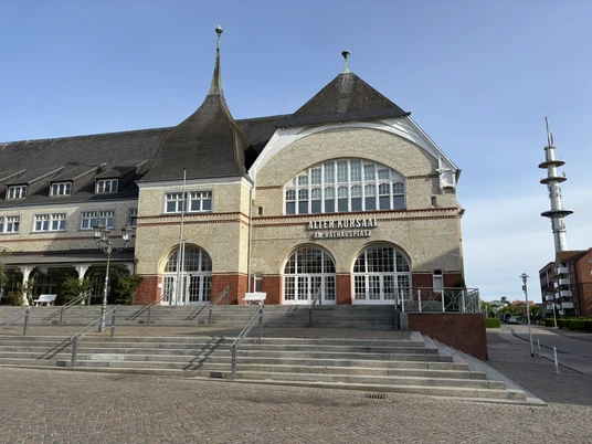 Alter Kursaal am Rathausplatz in Westerland
