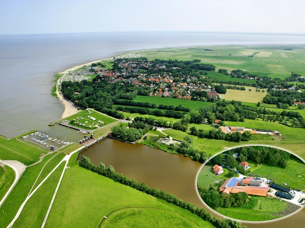 Luftbild 2 mit Ferienhof_klein.jpg