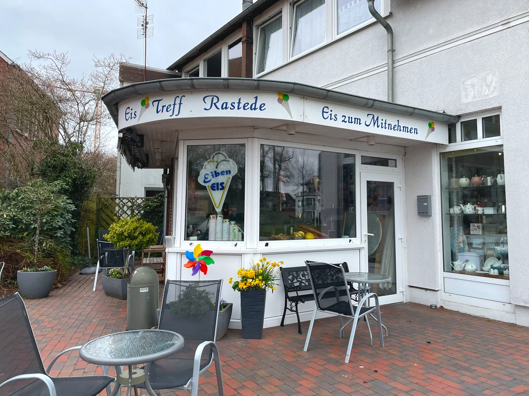 Aussenansicht Eis-Cafe