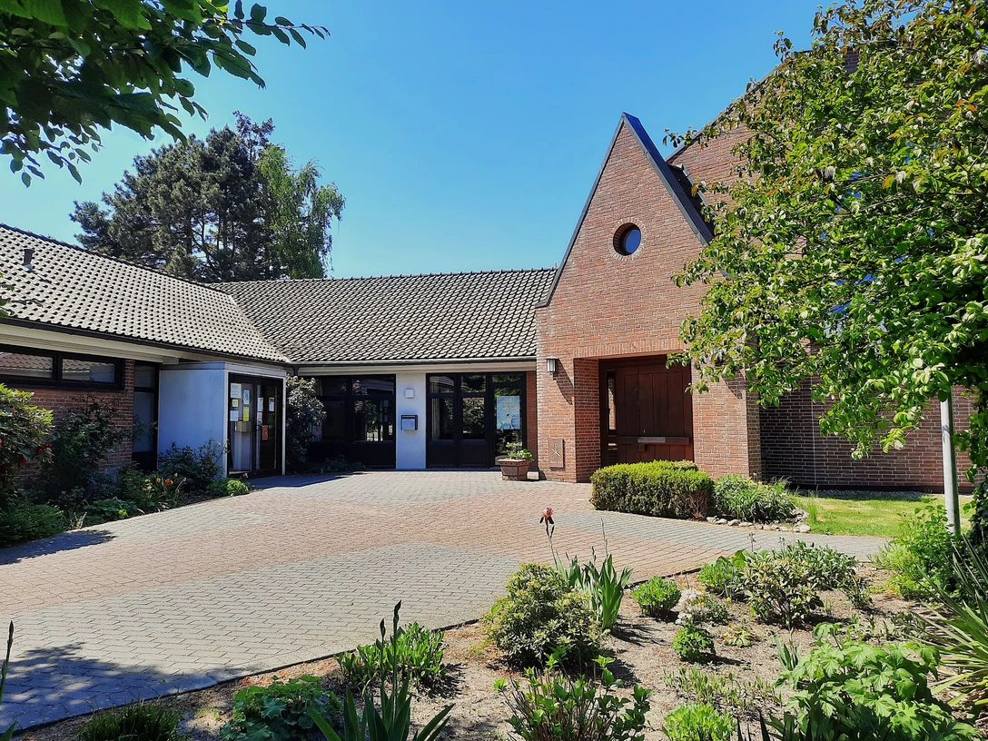 Epiephanias-Kirche.jpg Epiephanias-Kirche in Gifhorn-Gamsen