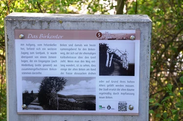Infostele Birkentor als Teil des Märchenpfads Salzgitter-Bad