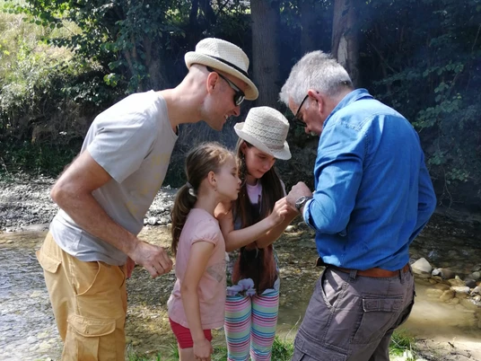 Goldwashen-Enziwigger-Hergiswil bei Willisau_3.JPG Goldwaschen in der Enziwigger