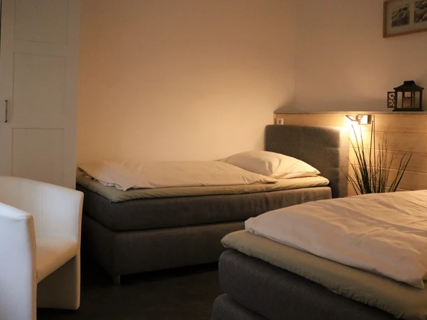 Schlafzimmer klein.JPG