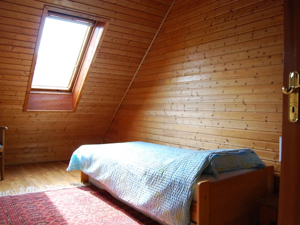 ferienoase_wachtberg_schlafzimmer_klein_2.jpg