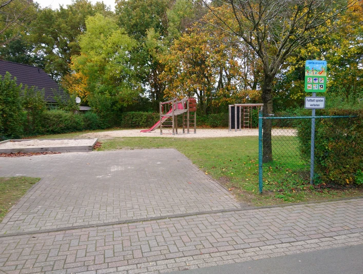 Wahnbek_Kinderspielplatz_Saalestraße (3).jpg