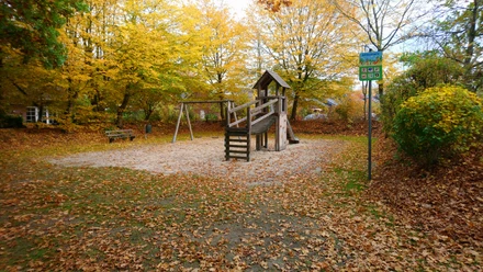 Rastede_Kinderspielplatz_Zum_Damm.jpg
