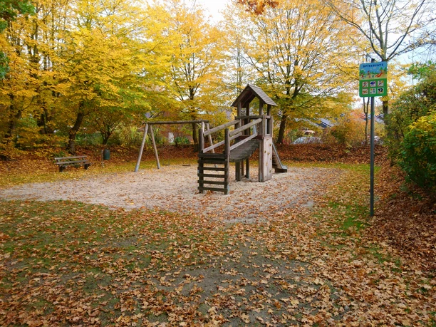 Rastede_Kinderspielplatz_Zum_Damm.jpg