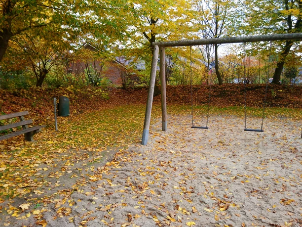 Rastede_Kinderspielplatz_Zum_Damm (2).jpg
