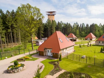 Luftaufnahme des Schäferdorf im Wildpark Heide Himmel Luftaufnahme des Schäferdorf im Wildpark Heide Himmel