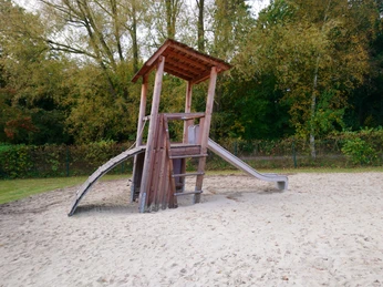 Rastede_Kinderspielplatz_Auf_der_Raade.jpg