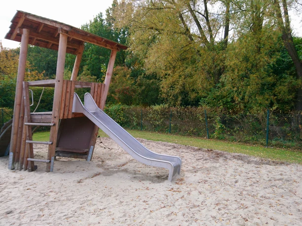 Rastede_Kinderspielplatz_Auf_der_Raade (3).jpg