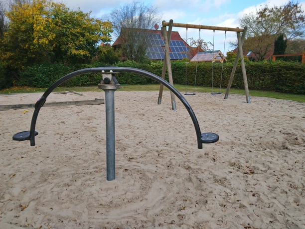 Rastede_Kinderspielplatz_Auf_der_Raade (4).jpg