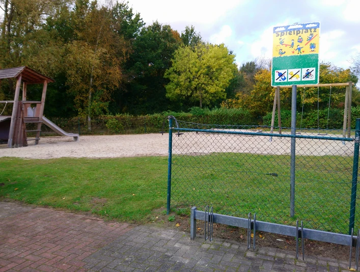 Rastede_Kinderspielplatz_Auf_der_Raade (5).jpg