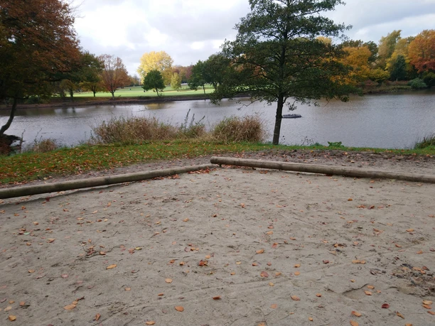 Rastede_Spielgeräte_Ellernteich (1).jpg