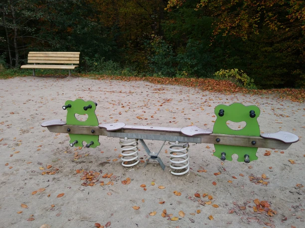 Rastede_Spielgeräte_Ellernteich (4).jpg