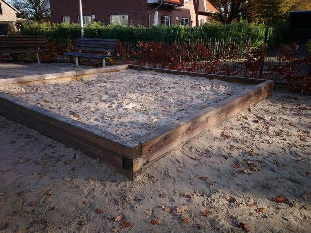 Rastede_Kinderspielplatz_Graf_Johann_Str.jpg