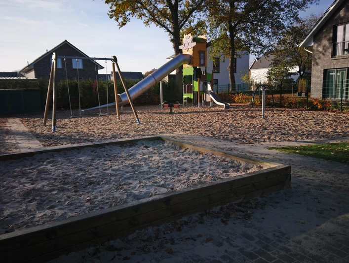 Rastede_Kinderspielplatz_Graf_Johann_Str (4).jpg