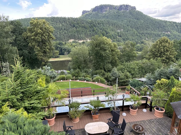 großes Grundstück mit tollem Ausblick